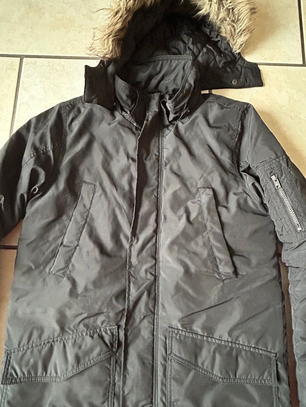 H&M Jacken & Mäntel: Wintermantel schwarz, lang, Gr. 170/14+ – Gebraucht aus Cugnasco von isolaverde 1
