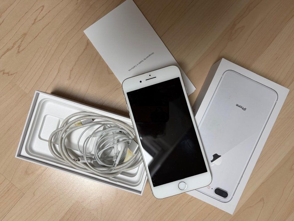 Apple Telefoni cellulari / Smartphones: iPhone 8 Plus, Farbe Weiss, 256GB – Nuovo (secondo la descrizione) da Hunzenschwil venduto da MuellerAarau