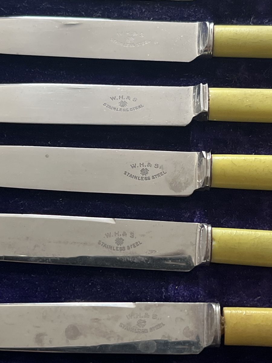 Coltelli: 6 Antike Frühstücksmesser im Etui – Usato da Brienz BE venduto da hey_z9vg 1