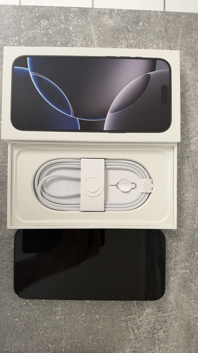 Apple Handys / Smartphones: iPhone 16 Pro Max 256GB SpaceBlack – Gebraucht aus Lyss von Legomic