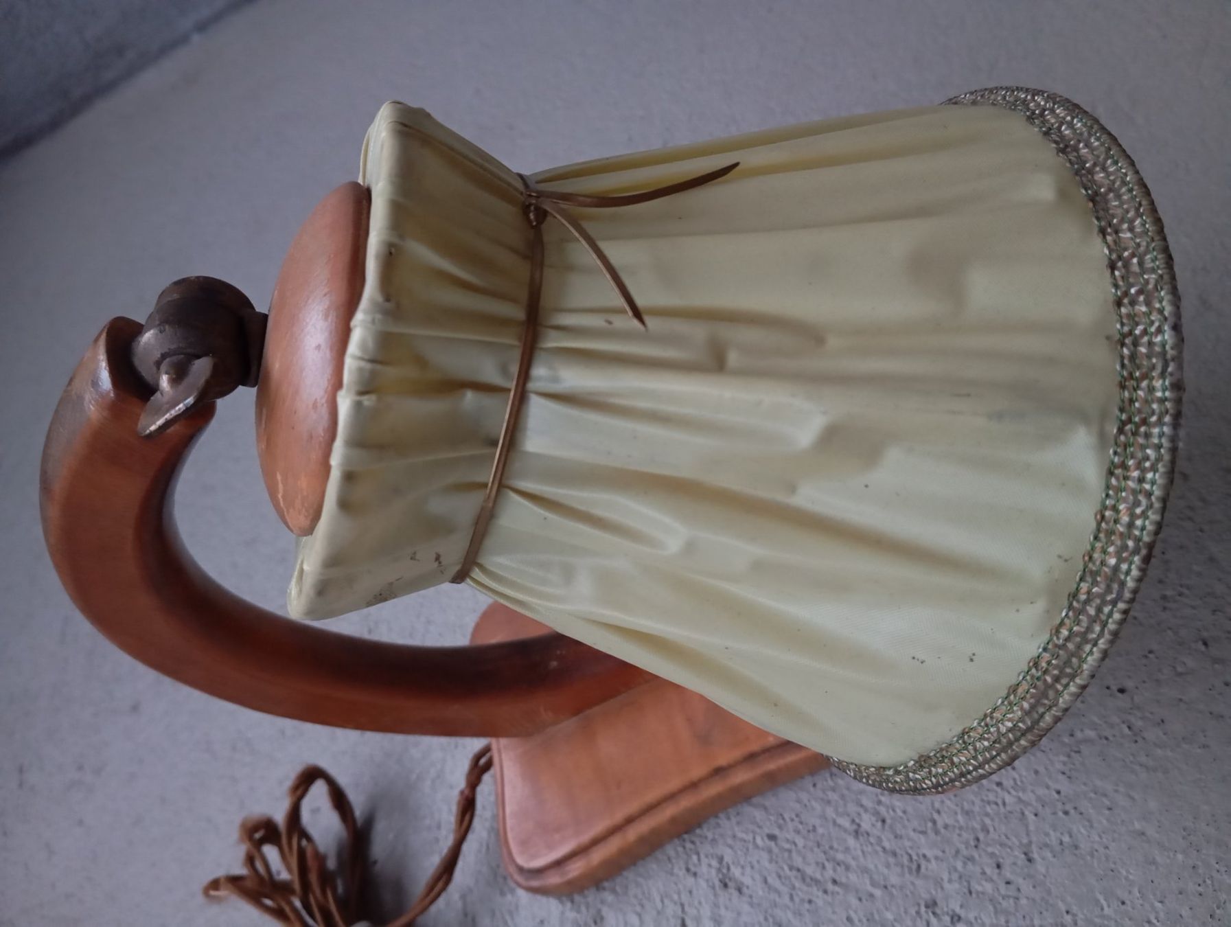 Lampen: Vintage Lampe aus Holz 19cm – Defekt aus Zeneggen von shemesh_ 1