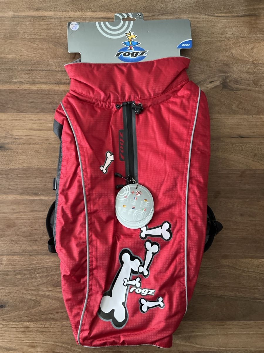Rogz Vêtements: Rogz Hundemantel SnowSkin Grösse 44cm rot – Neuf avec emballage d'origine à Hunzenschwil par jaeggi1978