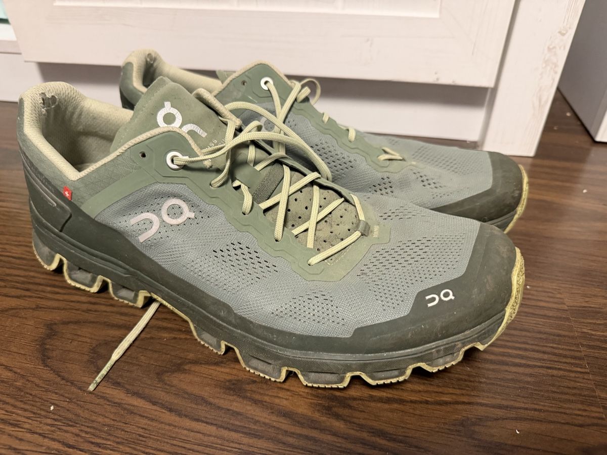On Scarpe da uomo: ON Running Cloudventure Peak Trailrunning Schuhe Gr. 47 Herr – Usato da BADEN venduto da Sprinz