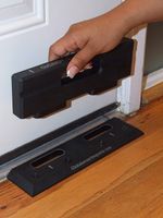 NEW SECURITY DOOR BARRICADE BY OnGUARD SEHR GUT GEGEN DIEB