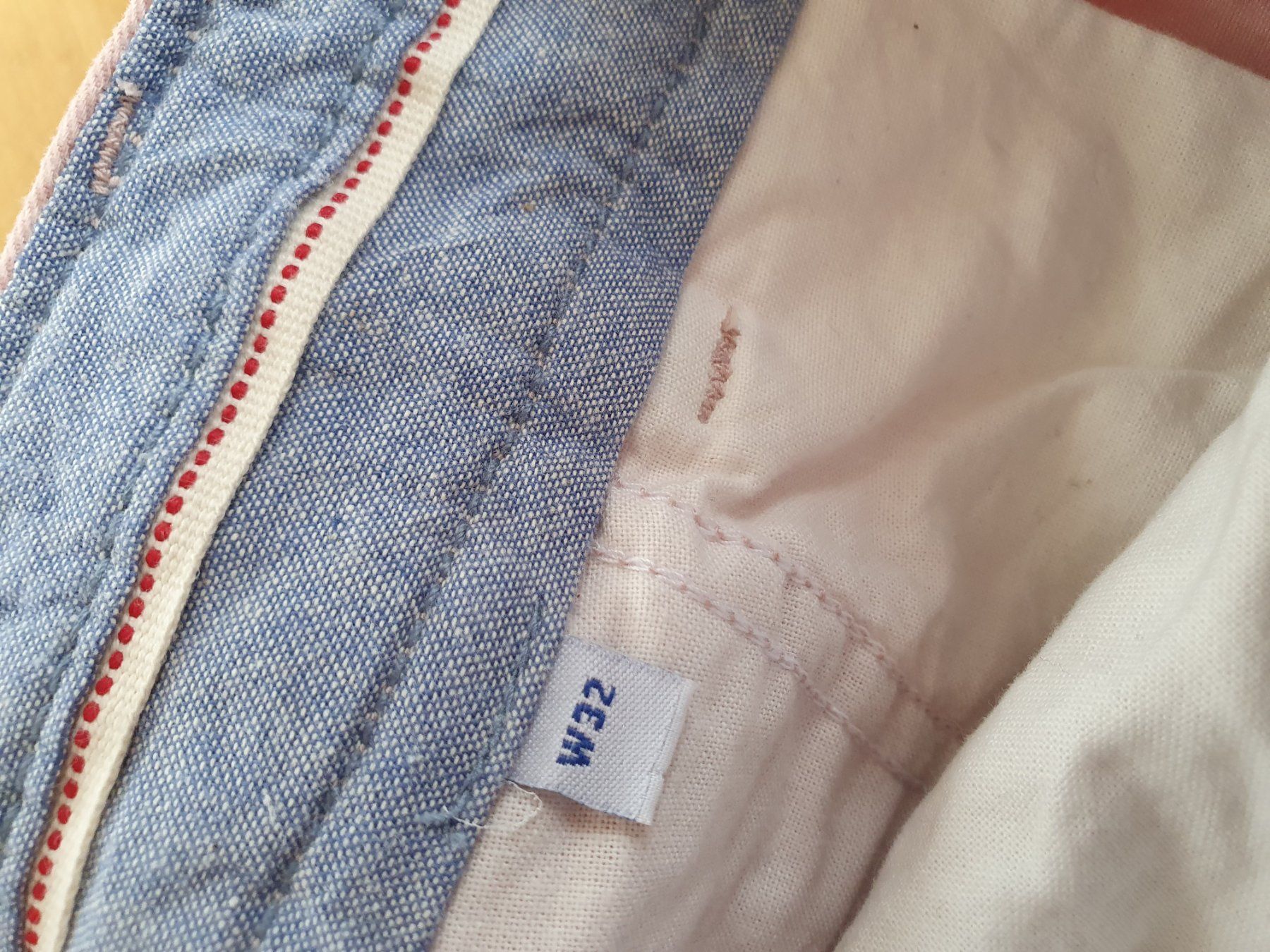 Pantaloni: Rosa Herren-Shorts, Grösse 32 – Usato da Kloten venduto da Hektor44 2