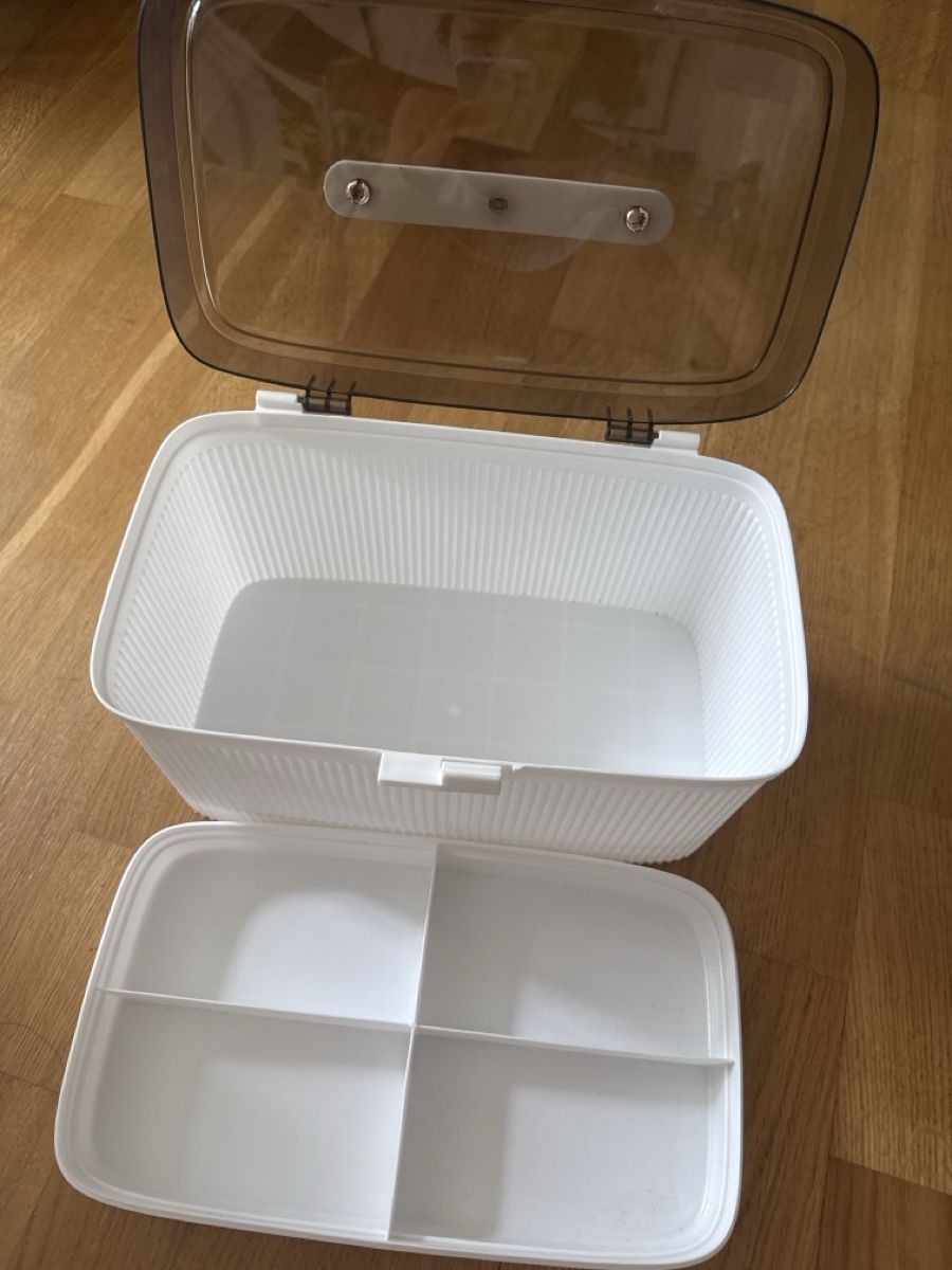 Altro per la casa: White Storage Box with Lid and Compartments - Great! – Nuovo (secondo la descrizione) da Zürich venduto da queennn