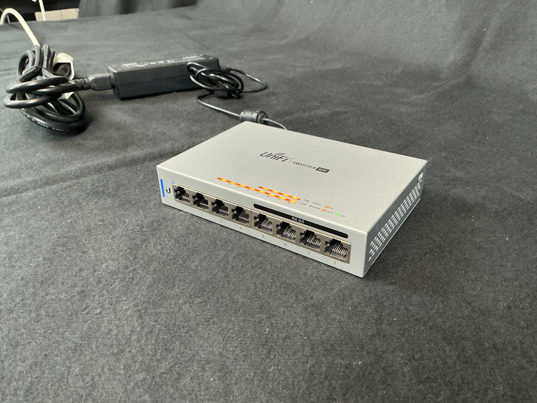 Ubiquiti Hub & Switch: UNIFI SWITCH 8 60W – Usato da Richterswil venduto da Restwert_Richterswil 2