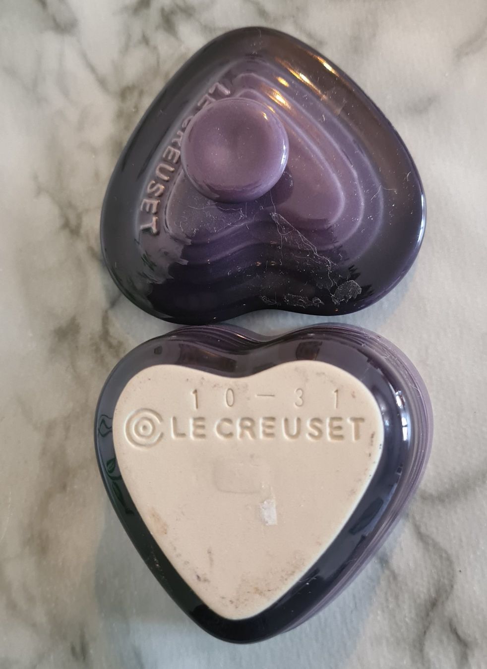 Le Creuset Töpfe: Le Creuset Herz lila mini cocotte – Gebraucht aus Winterthur von bibummi 6