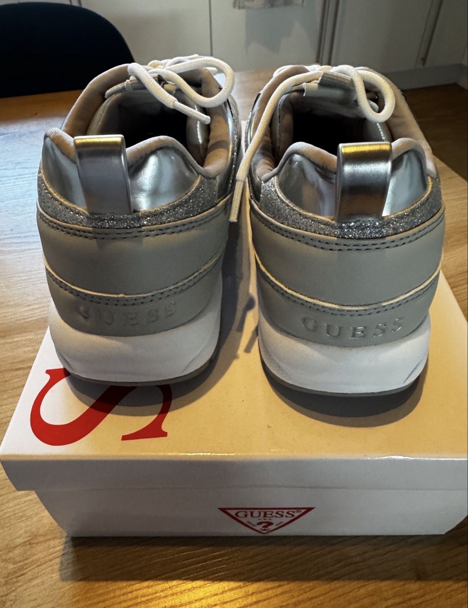 Guess Scarpe da donna: Guess Sneaker Damen  Neu – Nuovo e nell'imballaggio originale da Bonaduz venduto da Carda22 3