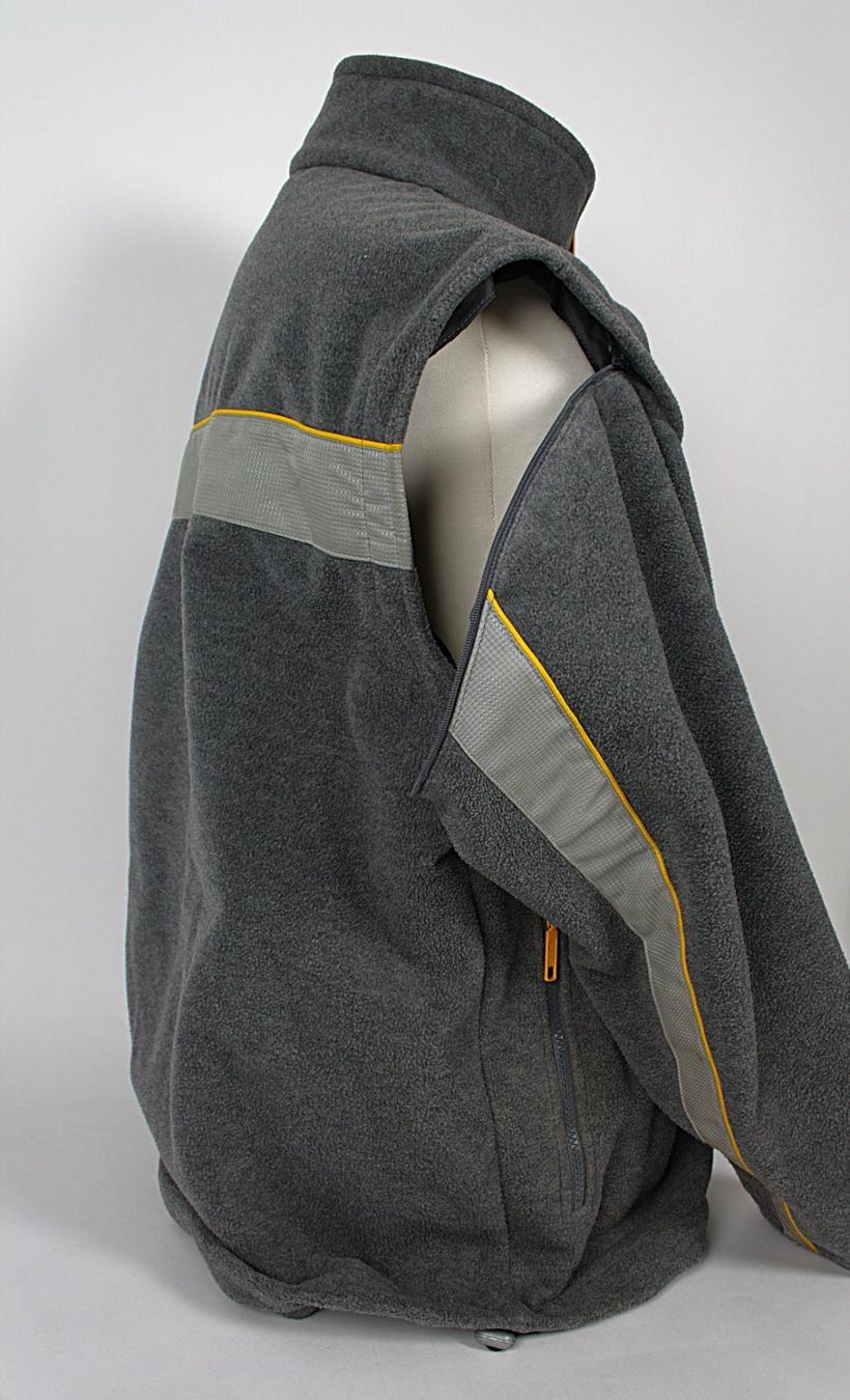 Giacche: Fleecejacke grau – Usato da Zollikofen venduto da Restwert_Zollikofen 4