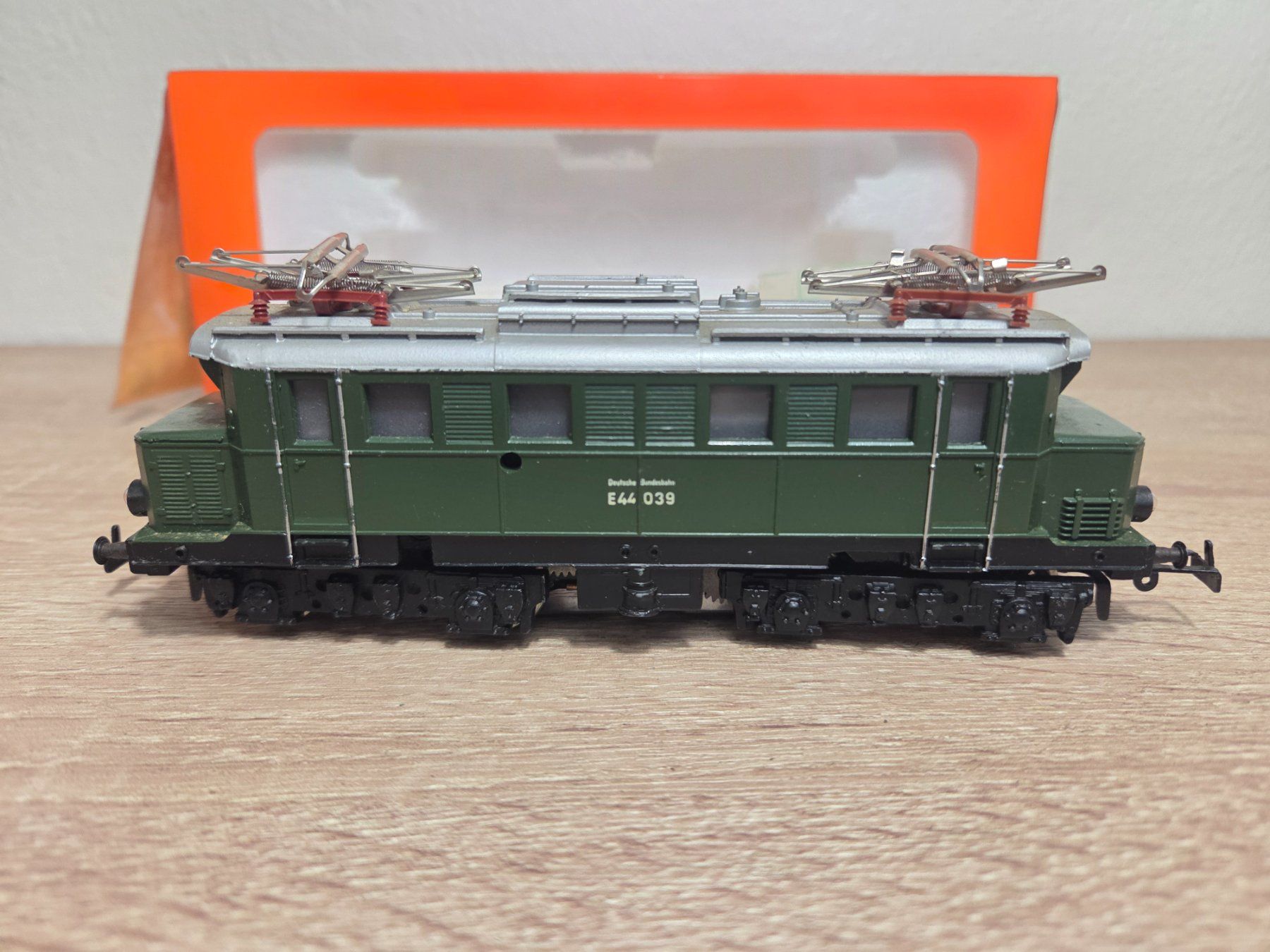 Märklin Modellini di ferrovie: Primex 3008 E-Lok E44 DB H0 – Usato da St-Aubin-Sauges venduto da Lo_Go