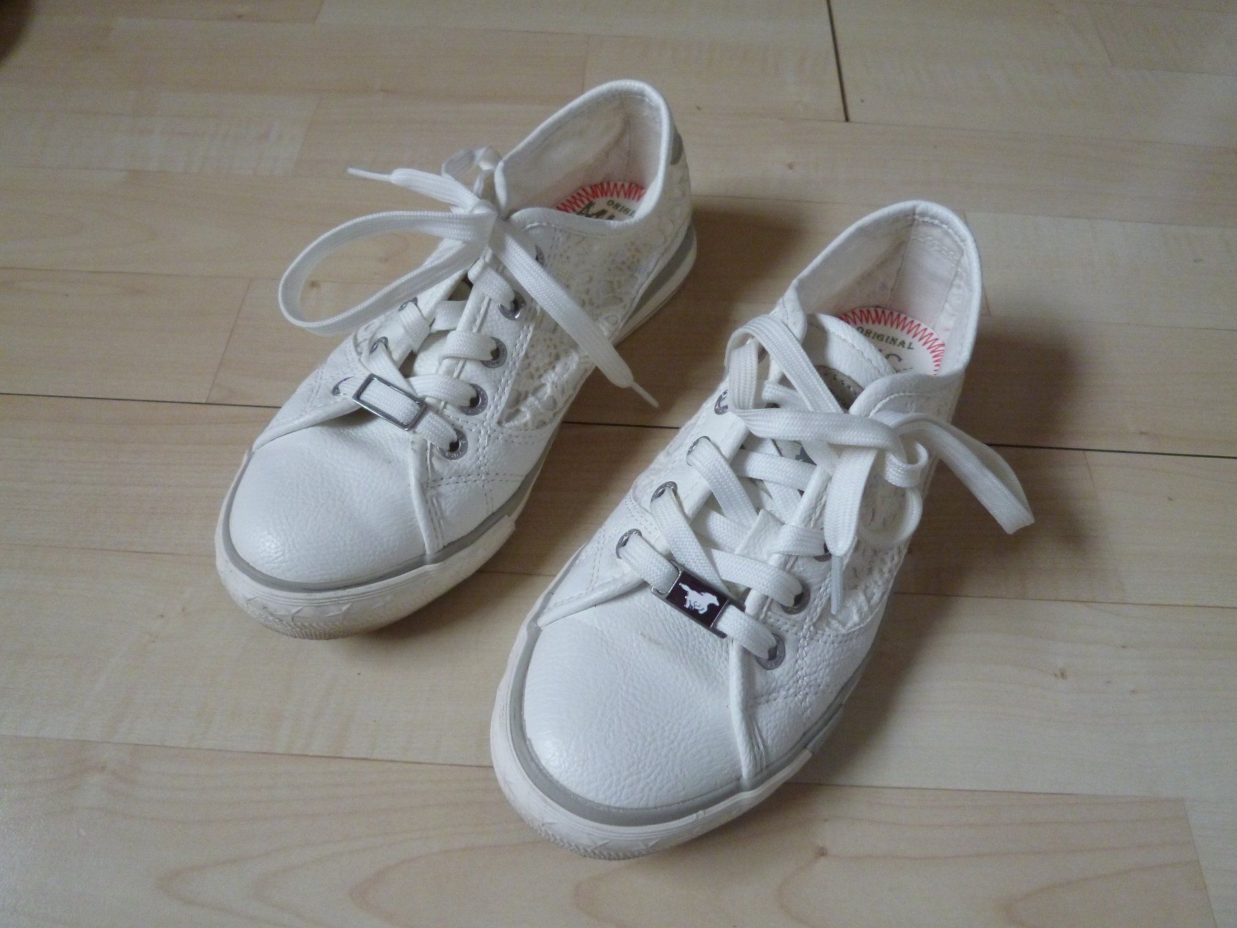 Mustang Scarpe per ragazze: weisse MUSTANG Turnschuhe  Sneaker  Gr. 36 – Usato da Dättlikon venduto da Mamakuga