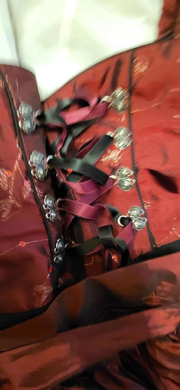 Vestiti: Rotes Stünle Dirndl mit Tuch – Usato da Studen BE venduto da mar_6qqp 2