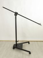 Professionelles Studio-Galgenstativ mit Rollen