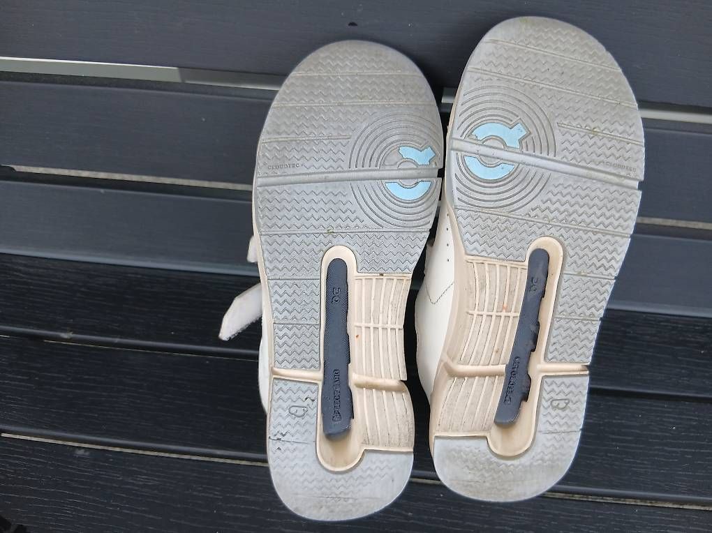 Schuhe für Jungen: Chaussures QC by Federer Pointure 35 – Gebraucht aus Préverenges von mel_k6bd 1