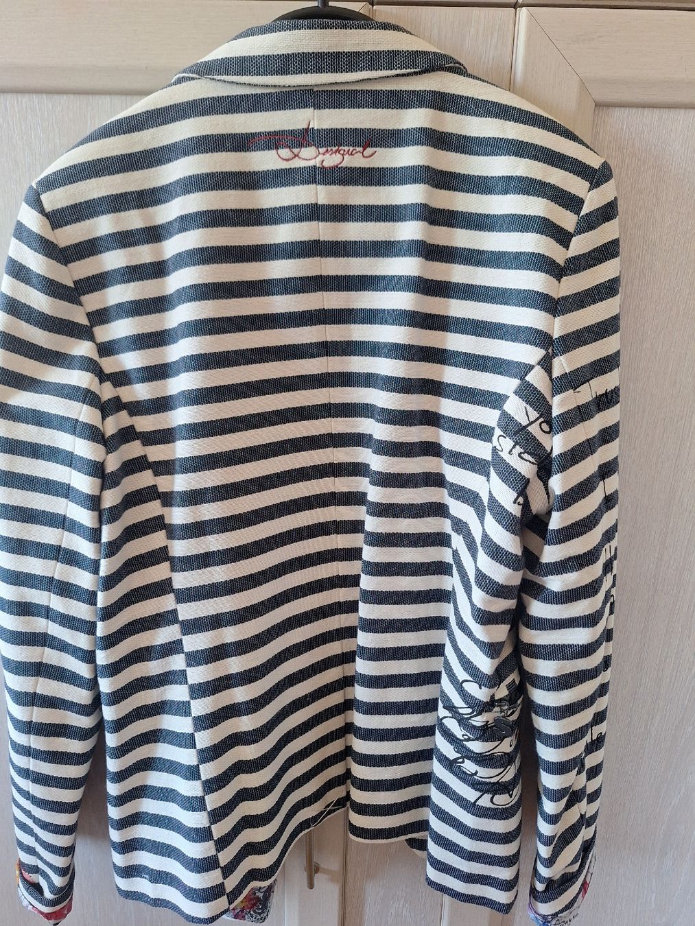 Desigual Giacche: Blazer Desigual rayé original, t. 44 – Nuovo (secondo la descrizione) da Onex venduto da babs72 5