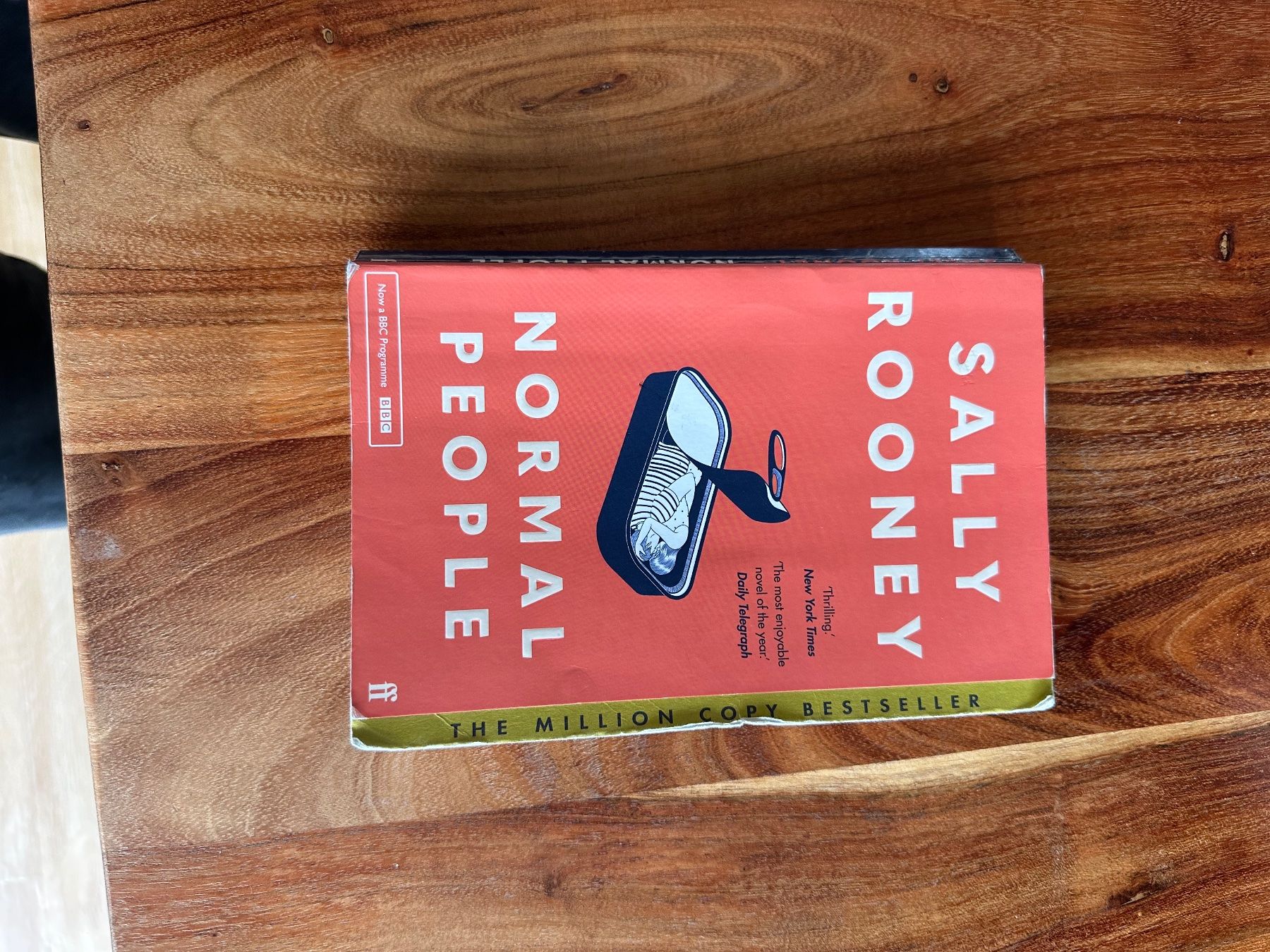Libri: Normal people von Sally Rooney – Usato da Oerlikon venduto da NatalieDo.