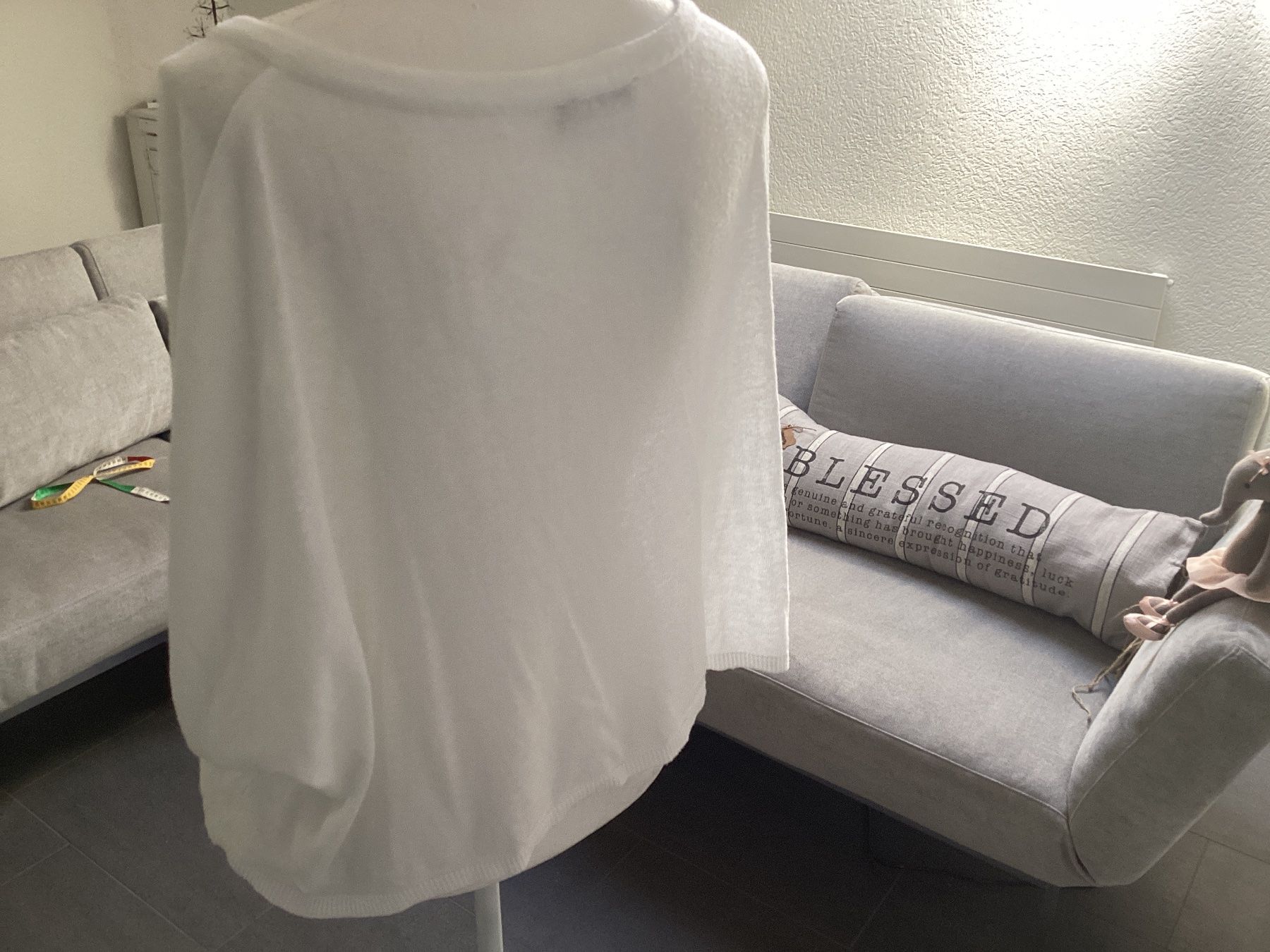 Pulls & Sweat-shirts: Damen Pullover /Jäckli weiss Simclair Gr. 44 Reissverschluss – D'occasion à Homberg b. Thun par Homata 1