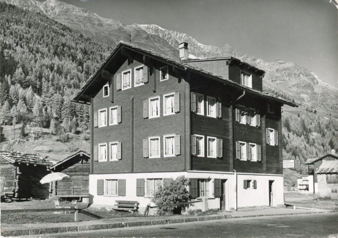 Cartoline postali: Saas Grund  VS  -   Chalet Supersaxo – Usato da Brig venduto da Valcards54