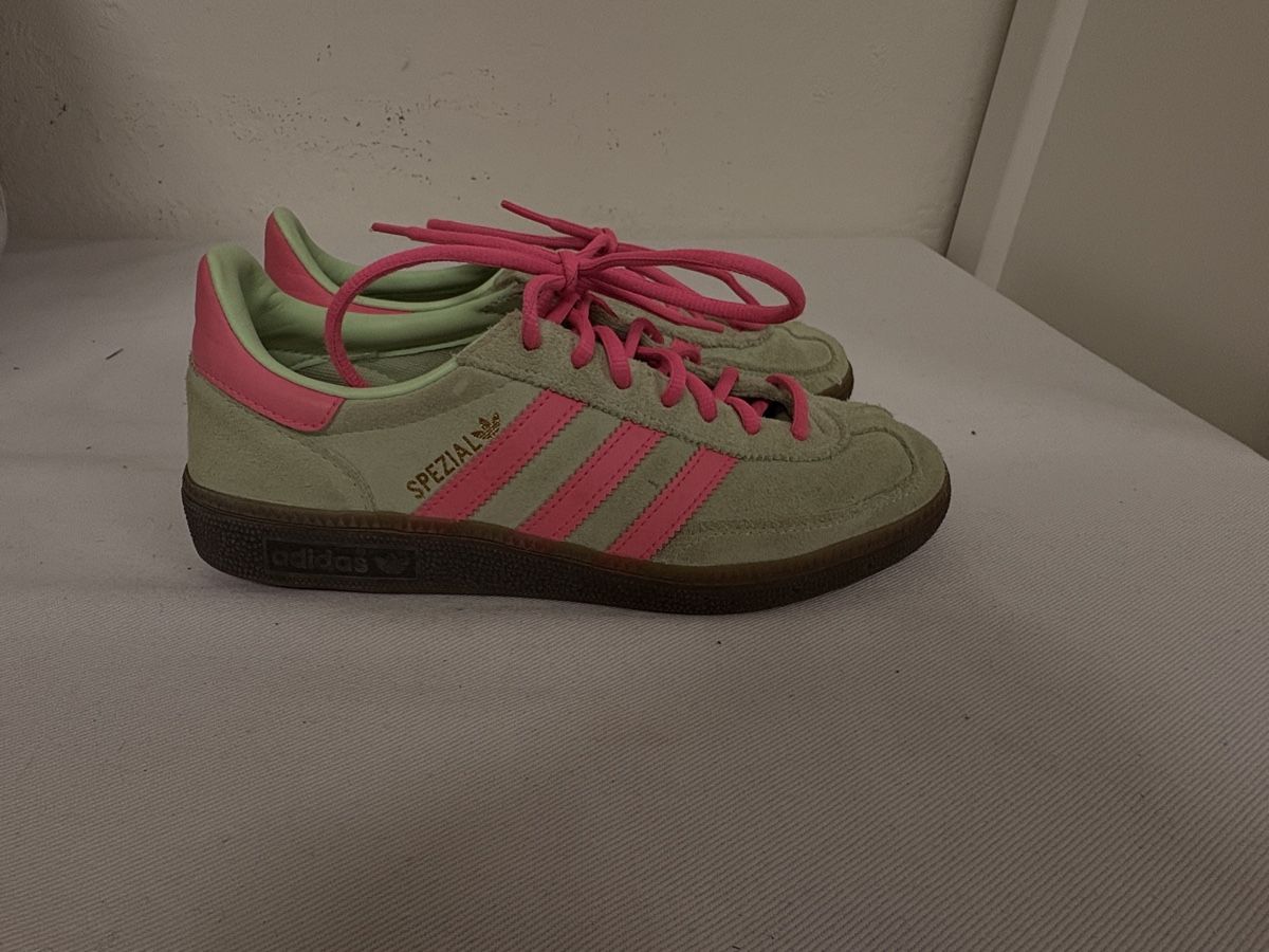 Adidas Damenschuhe: Adidas Spezial – Gebraucht aus Zürich von del_9vlj