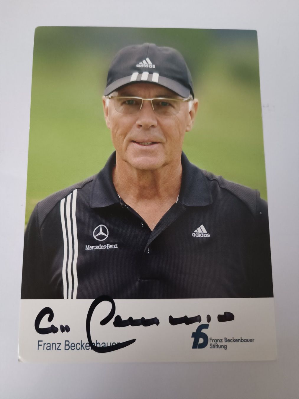 Autografi: Franz Beckenbauer - signierte Autogrammkarte – Usato da Menziken venduto da Artographs