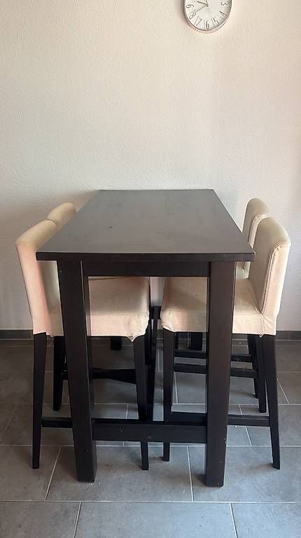 Ikea Set di tavolo e panche: Bartisch mit 4 Stühlen – Usato da Basel venduto da cbe_hf8l
