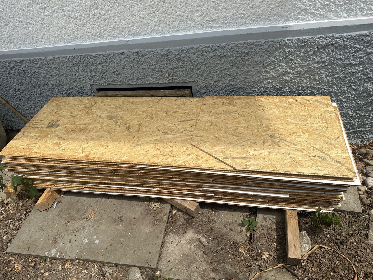 Plateaux: OSB Verlegeplatten – D'occasion à Langenthal par vro_hx7v