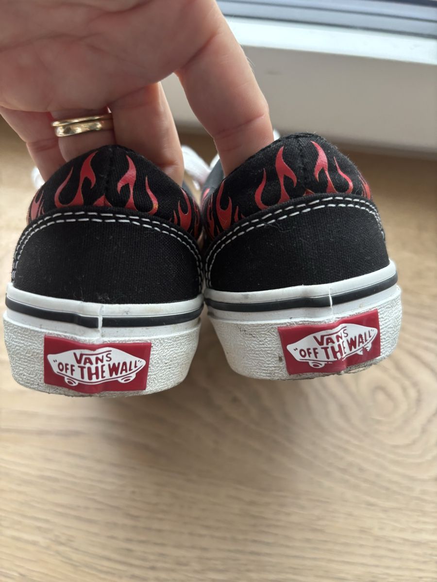 Vans Scarpe per ragazzi: Vans Flammen 29 – Usato da Zürich venduto da Vanes311 1