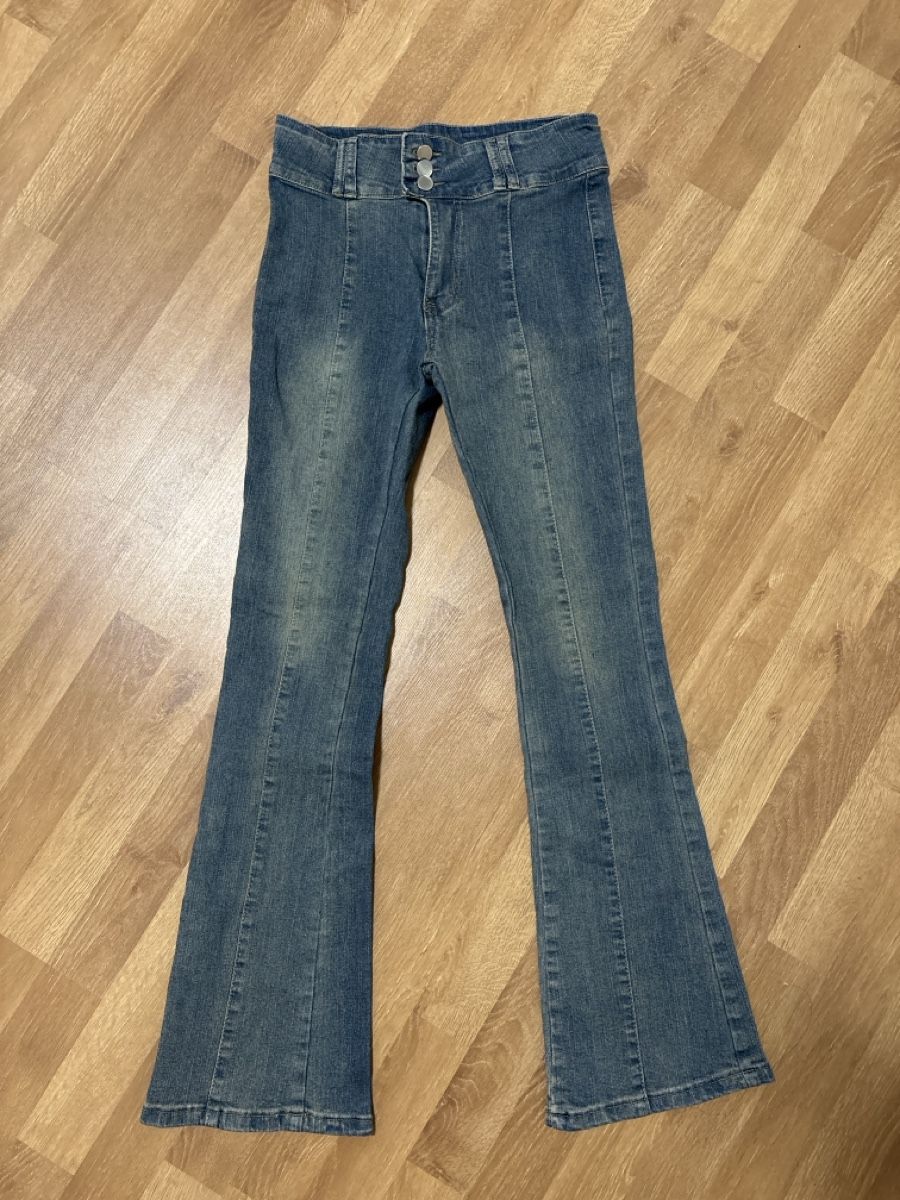 Shein Jeans: Blue Shein Flared Jeans - Size S – Nuovo (secondo la descrizione) da Zollikon venduto da ely.p