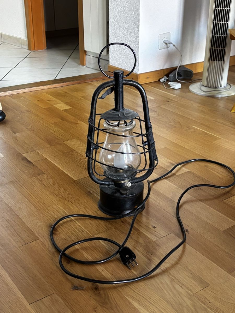 Lampade: Ancienne lampe de cheminot – Usato da Estavayer Le Lac venduto da sico1260 1