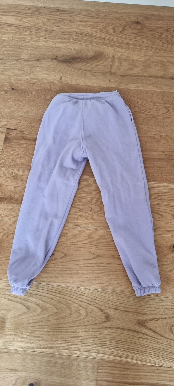 Lotti & Set di vestiti: 3er-Set: Mädchen-Trainerhosen Grösse 122 – Usato da Lachen SZ venduto da allesweg78 5