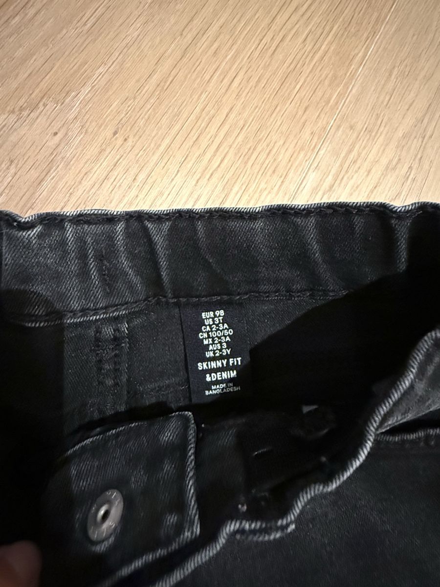 H&M Pantaloni: Jeans in Schwarz, Grösse 98, H&M – Usato da Rümlang venduto da zflyfa0001 1
