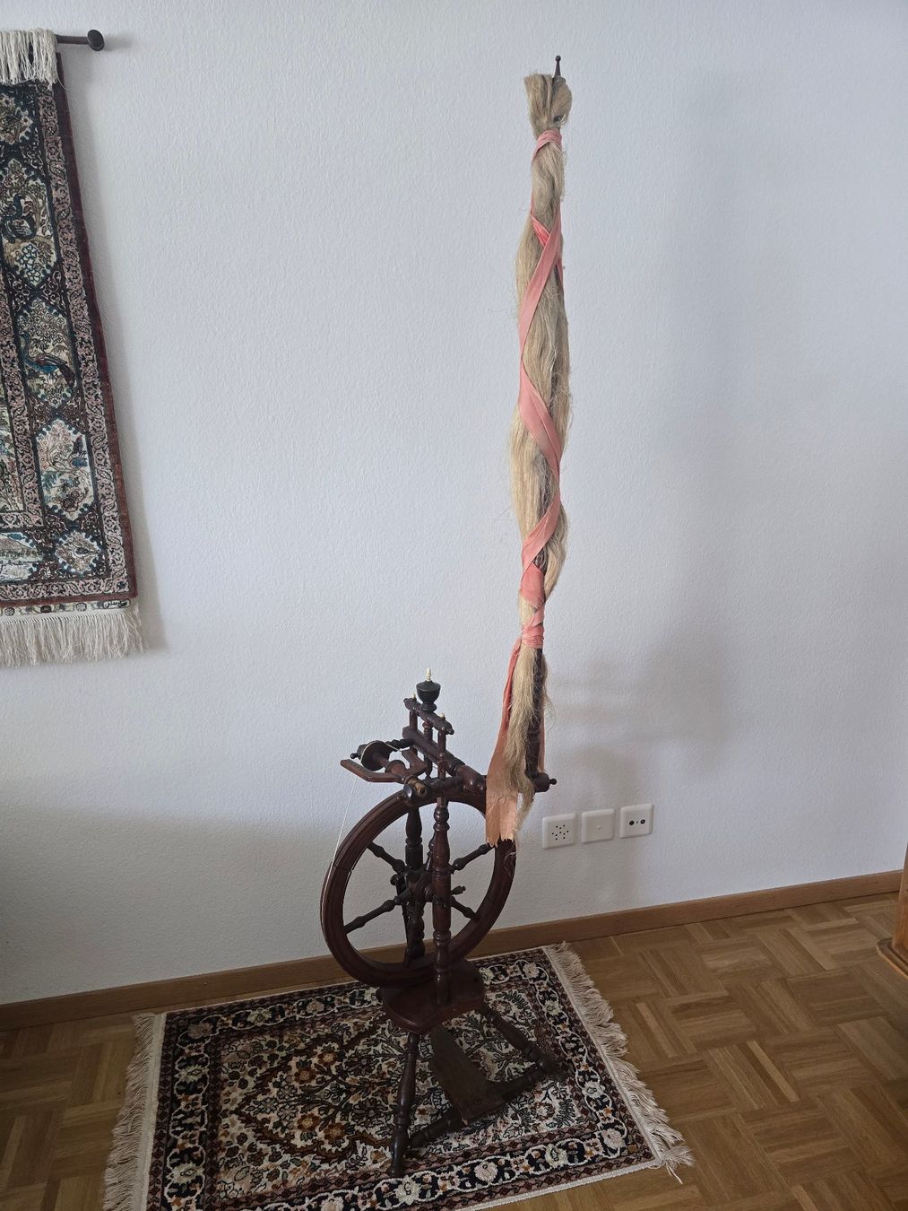 Ruote per filare: Antikes Spinnrad – Usato da Bünzen venduto da Trixlix