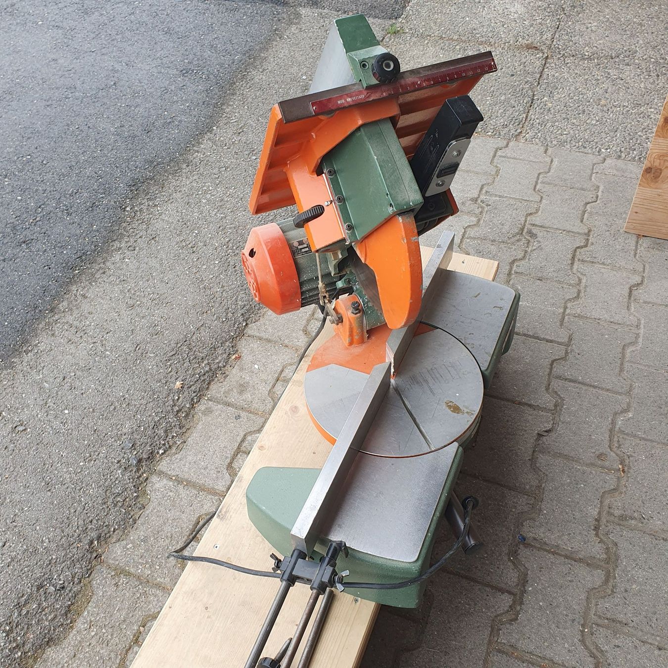 Scies: Kippfräse – D'occasion à Ittigen par jea_285k 1