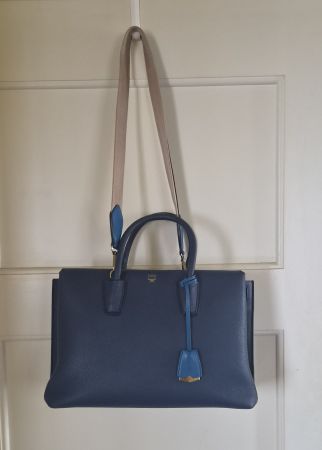 Original MCM Milla Tote in Dunkelblau ¦ Medium