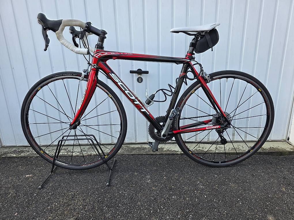Scott Velos: Vélo de route Scott Addict R2 full carbone – Gebraucht aus Riaz von Alesco