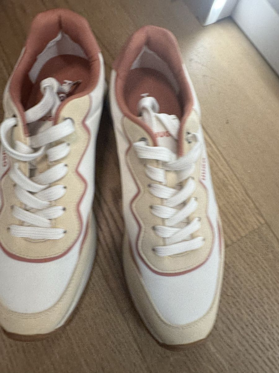 Hugo Boss Damenschuhe: Hugo Boss Trainers - Stylish and Comfortable - Size 40 – Neu (gemäss Beschreibung) aus Bülach von Hrica21