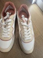 Hugo Boss Trainers - Stylish and Comfortable - Size 40