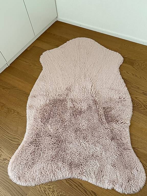 Teppiche: Kunstfell Teppich – Neu (gemäss Beschreibung) aus Dintikon von fatma01