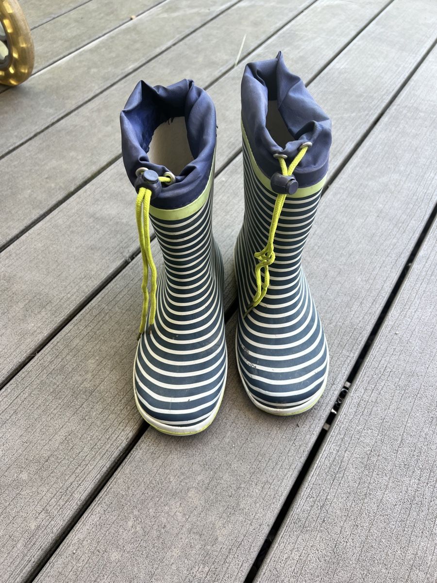 Scarpe da uomo: Gummistiefel gestreift Grösse 33 gebraucht – Usato da Uetendorf venduto da pink2