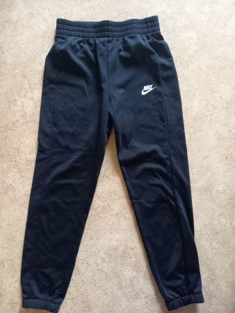 Nike Trainingshose schwarz Gr 146/152