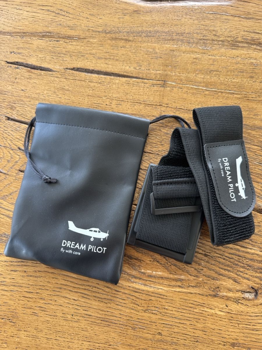 Calamite: Magnetic Kneeboard – Nuovo (secondo la descrizione) da Unterengstringen venduto da PapaFoxtrott 1