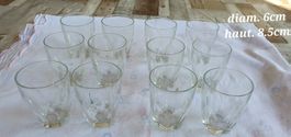 17 petits verres à eau