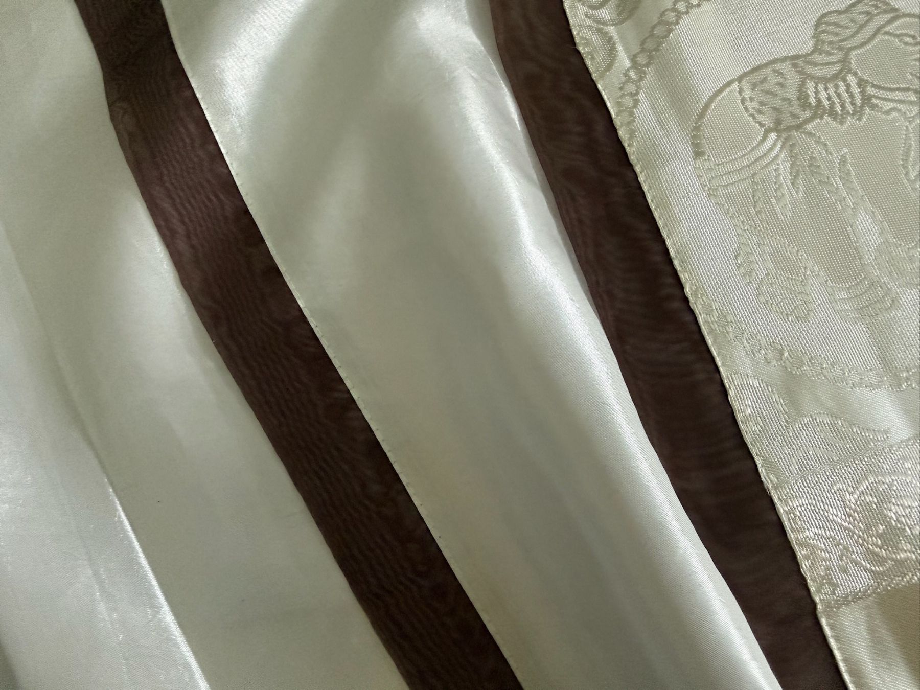 Autre linge de table: Chemin de table en soie – D'occasion à Sion par accroshoes 3