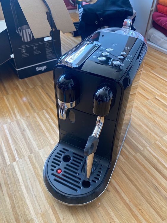 Sage Creatista Uno SNE500BKS Macchina Caffè Nespresso, 19 Bar, 1600W, Nero Sesamo, 1.5L