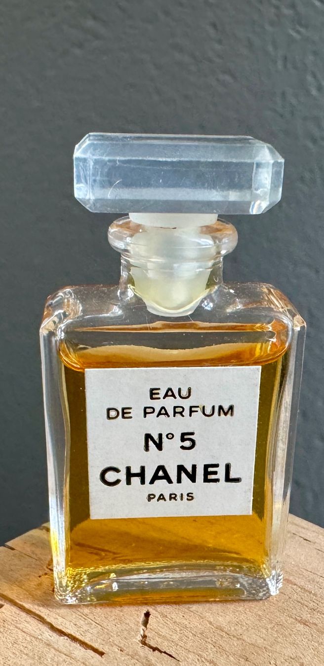 Chanel Profumi & Eau de Toilette: Chanel No. 5 - Eau de Parfum - 4 ml – Usato da Rothrist venduto da Luckywinner