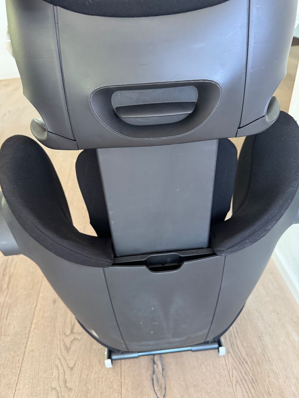 Cybex Seggiolini per auto: Kindersitz Cybex Silver schwarz Solution M-fix – Usato da Wangen ZH venduto da Sephora21 2