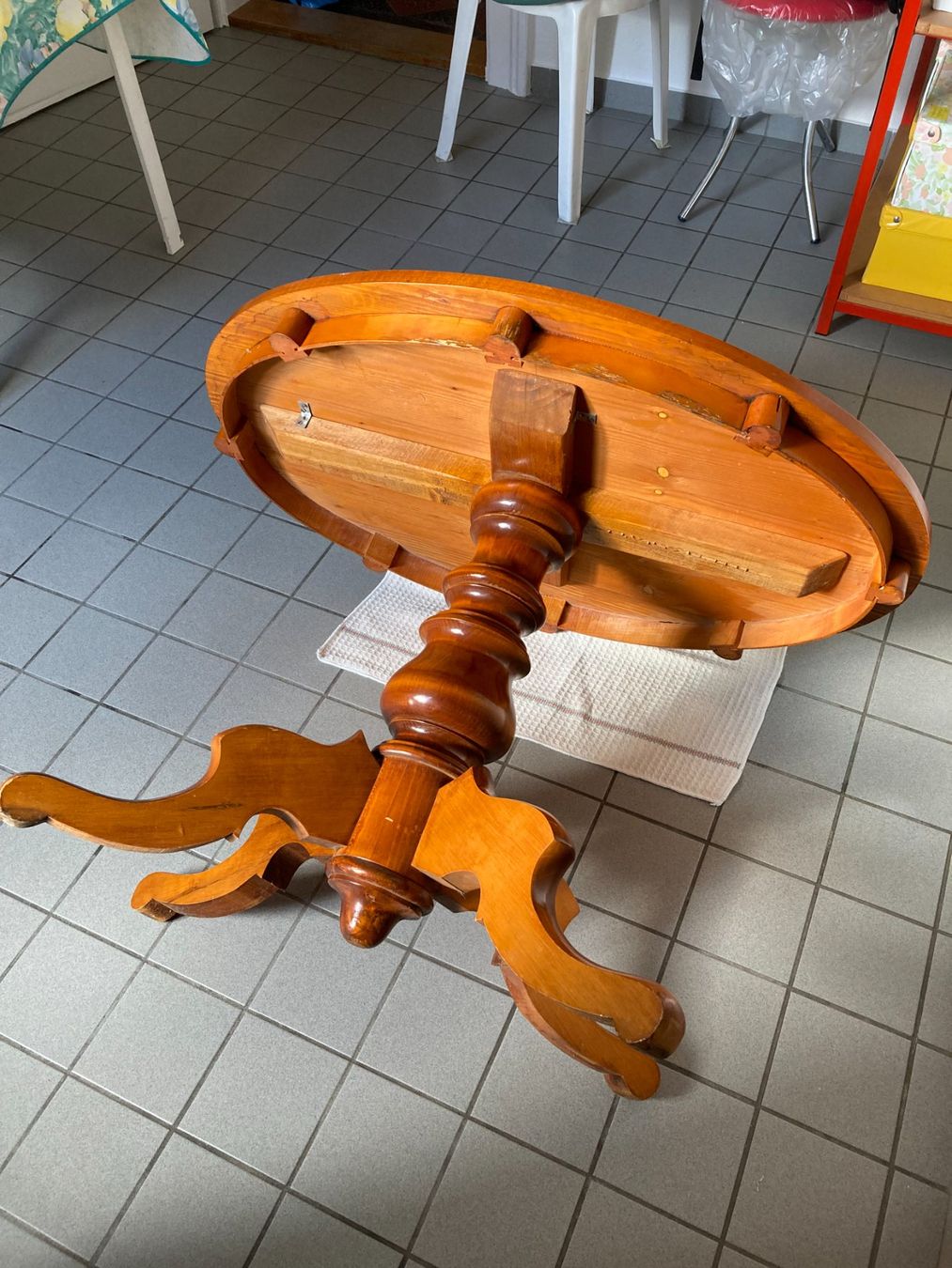 Tische: Sehr schöner Schachtisch, antik – Gebraucht aus Biel/Bienne von diagonals 4