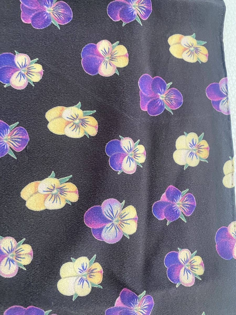 Fabric Frontline Foulards, Tücher & Schals: Fabric Frontline Seiden Schal 🌸 – Gebraucht aus Opfikon von Luis144 7