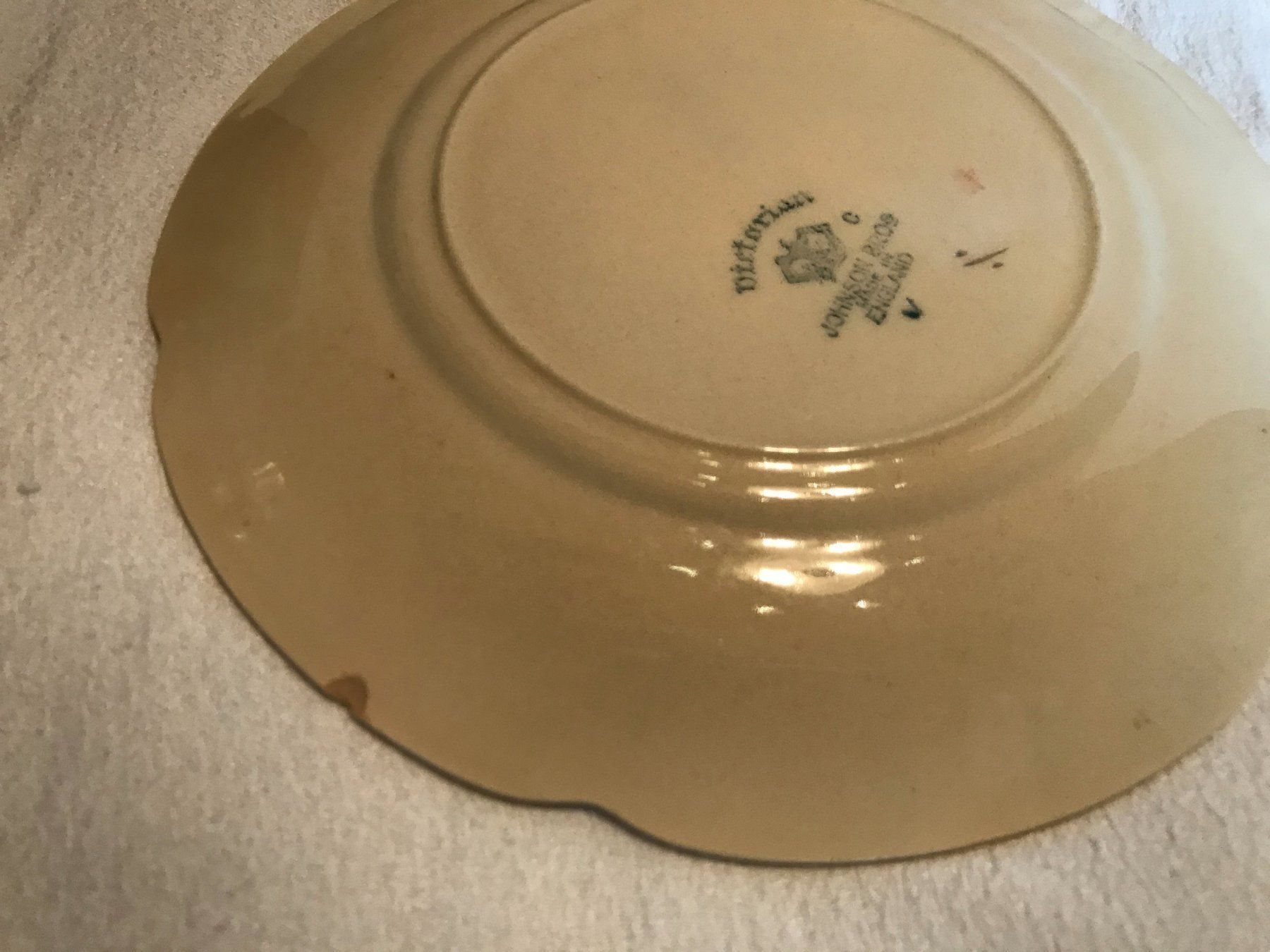 Piatti: 6 assiettes Johnson Bros et 3 couteaux – Usato da Ste-Croix venduto da mjmg 2